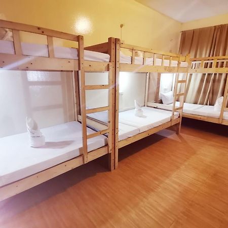 Coron Town Traveller'S Dormitory Exteriér fotografie